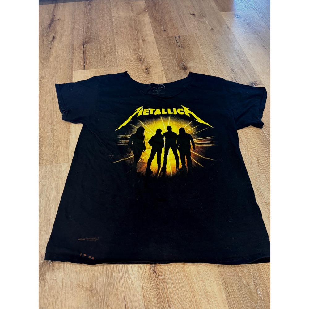 Metallica M72 World Tour 2023 2024 T-Shirt Black Custom Cut Scoop Neck Large